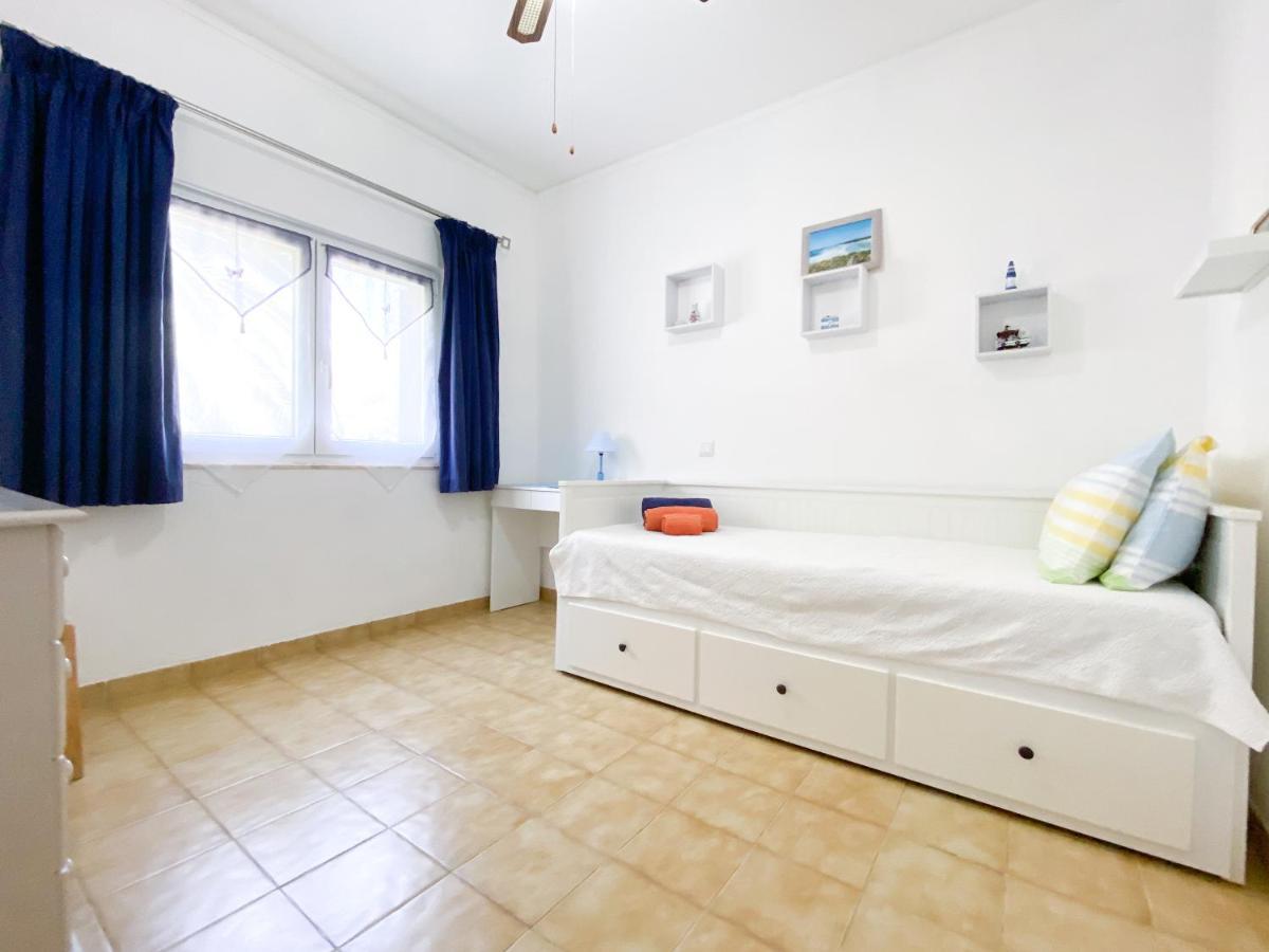 Charmoso Apartamento Em Zona Calma Com Piscina #1879 Apartment ลากอส ภายนอก รูปภาพ